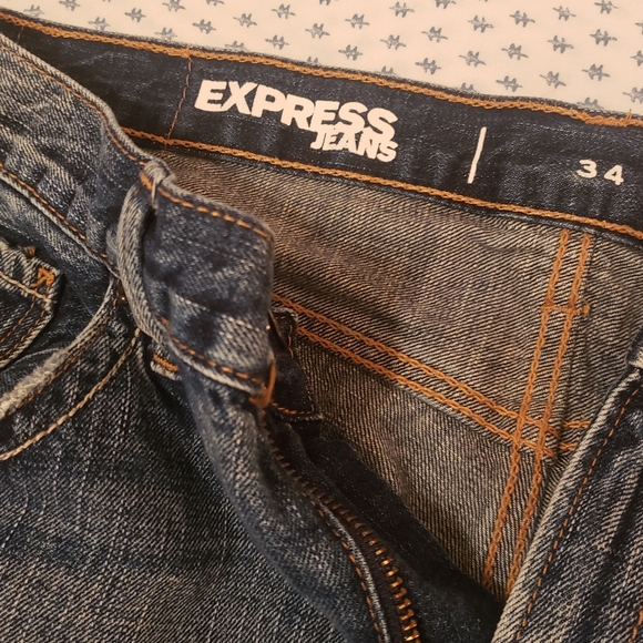 Express Rocco Distressd Jean Shorts - Picture 2 of 5